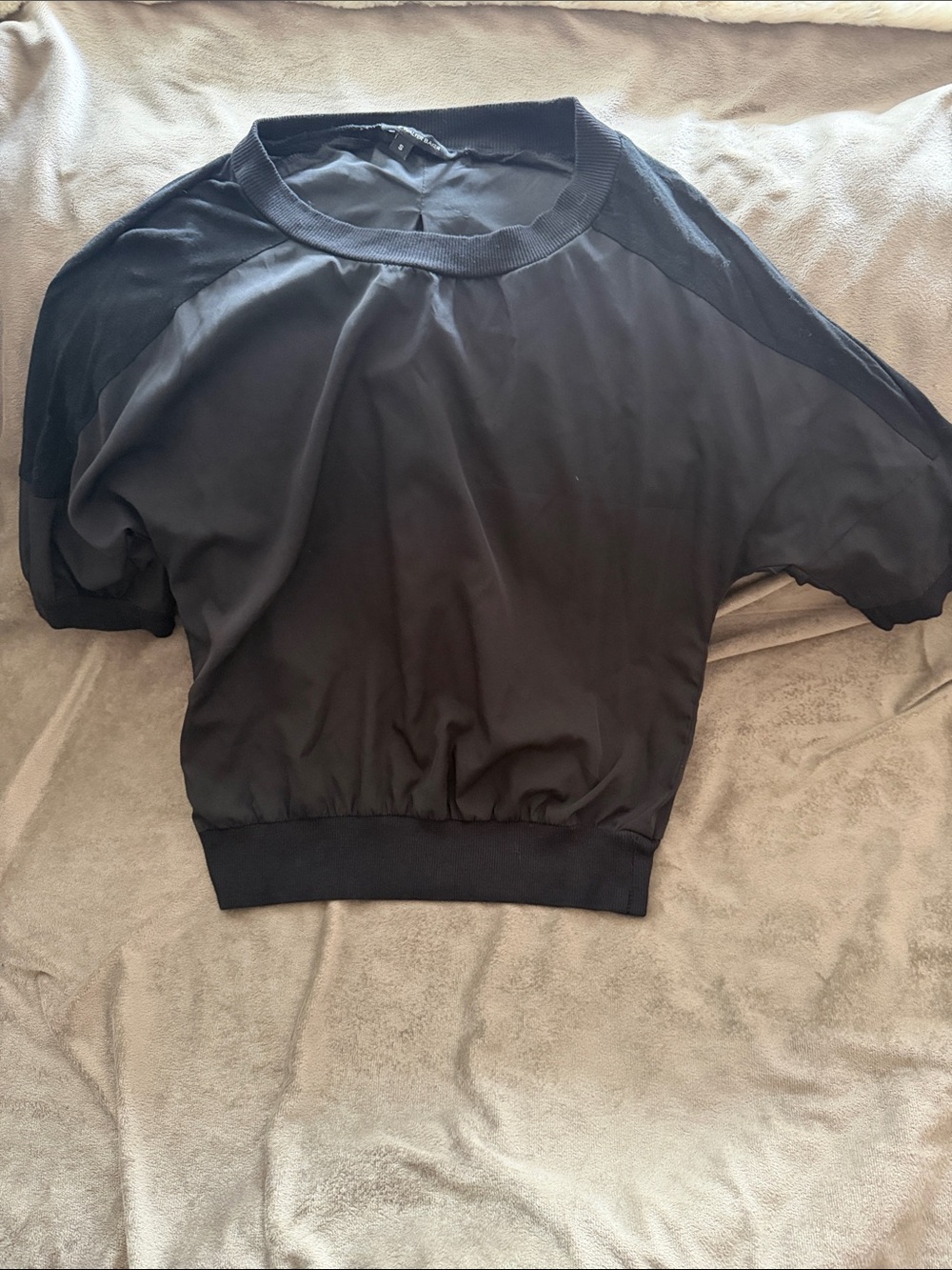 Black Short-Sleeve Pullover Top